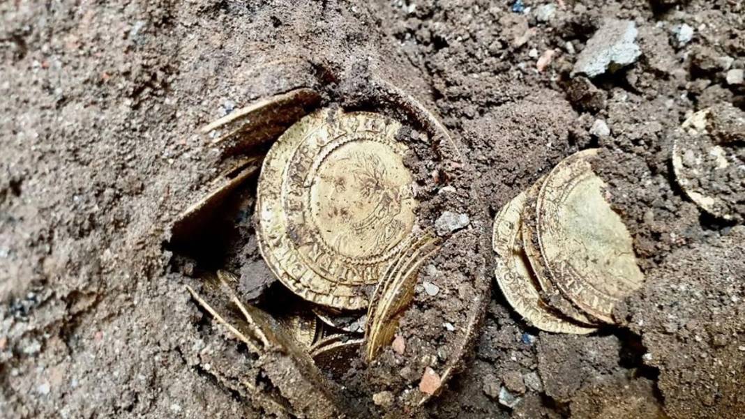 Mutfağı yenilemek isteyen çift havaya uçtu ama mutluluktan: Bir anda zengin oldular! 1